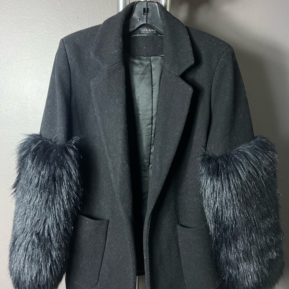 ZARA Blazer Jacket Black faux fur sleeves, front oversized pockets. - Picture 5 of 5